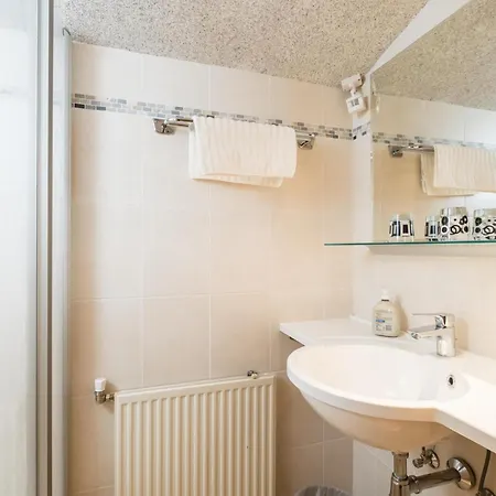 Vanessa 滨湖采尔